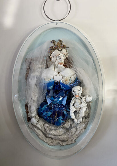 Madonna & Child - a Sculpture & Installation Artowrk by Carina Wagenaar